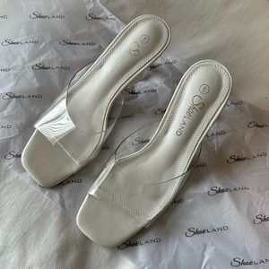 NWT Shoe land Sandals Clear/White